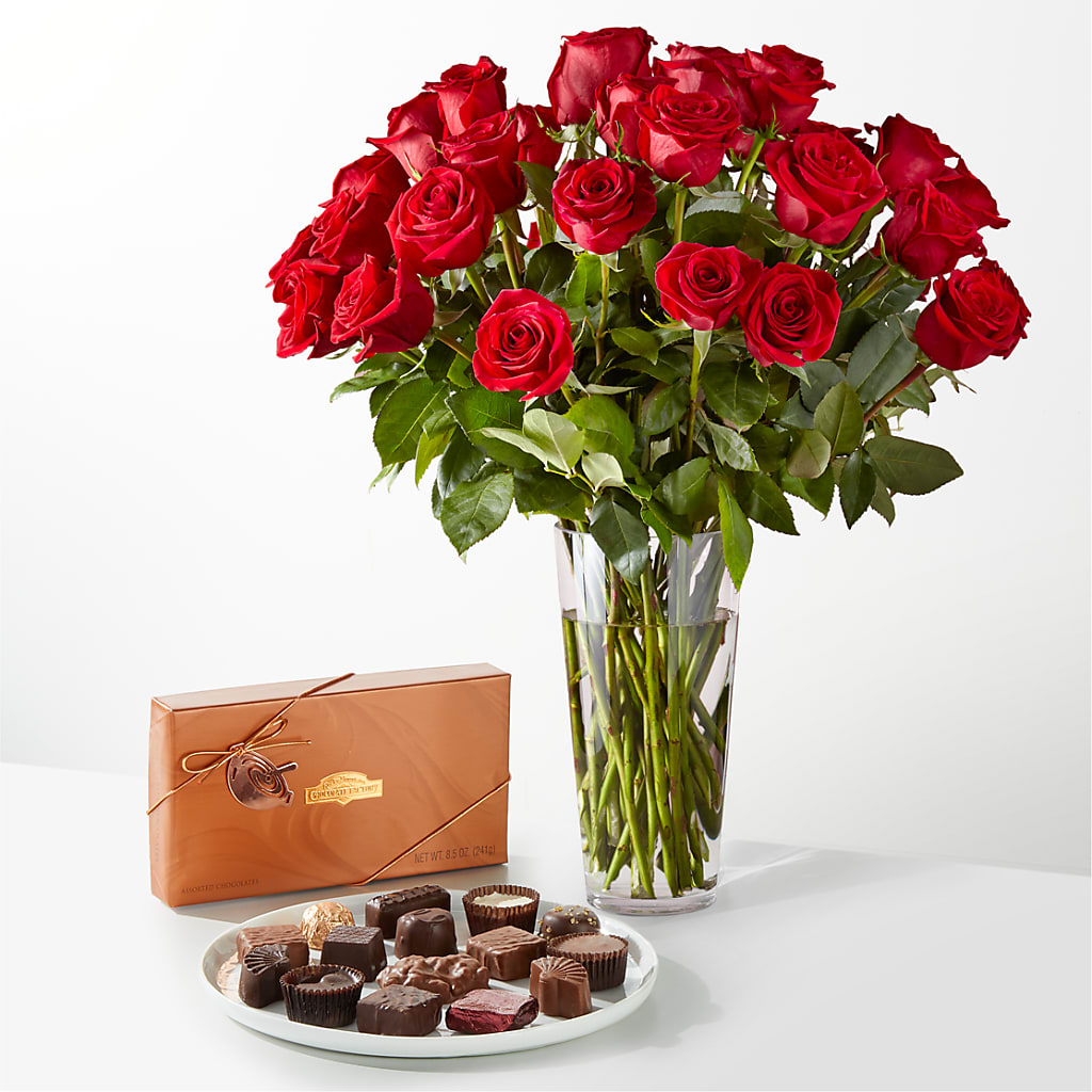 Romantic Long Stem Red Rose Bouquet Bundles – BETTY'S FLOWERS AND GIFTS, Watsonville CA