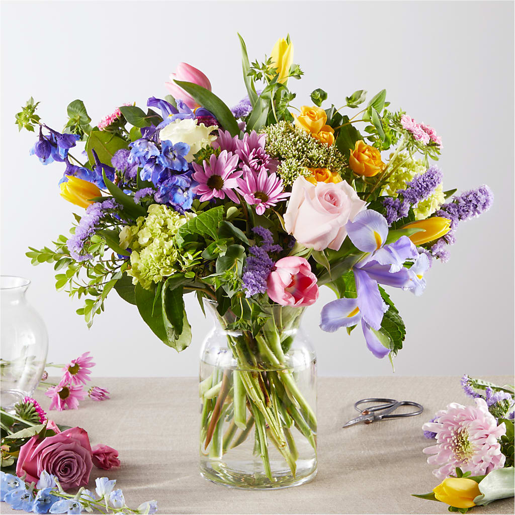 Pastel Tradition - A Florist Original – BETTY'S FLOWERS AND GIFTS, Watsonville CA