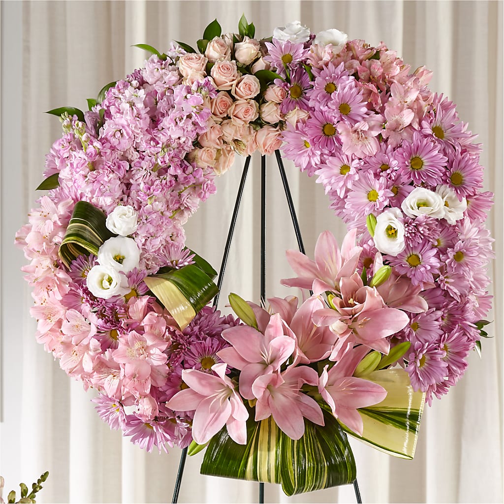 Gift of Warmth Wreath – BETTY'S FLOWERS AND GIFTS, Watsonville CA