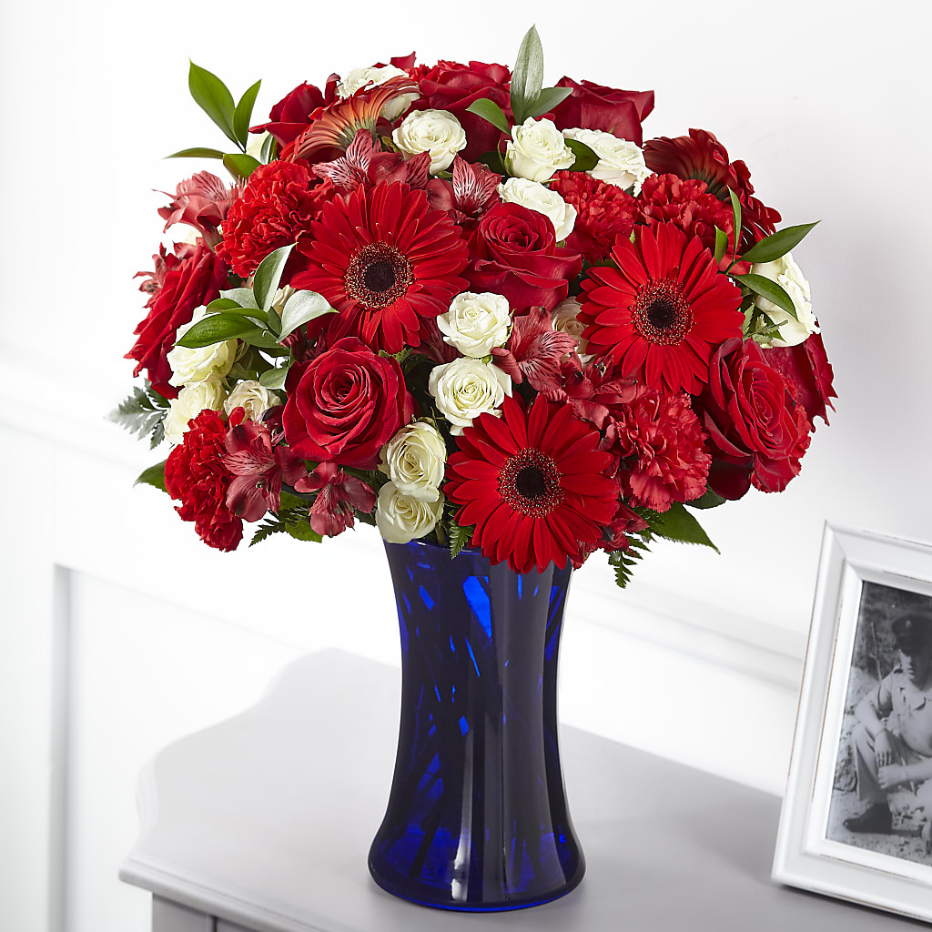 Hearts Embrace Bouquet – BETTY'S FLOWERS AND GIFTS, Watsonville CA