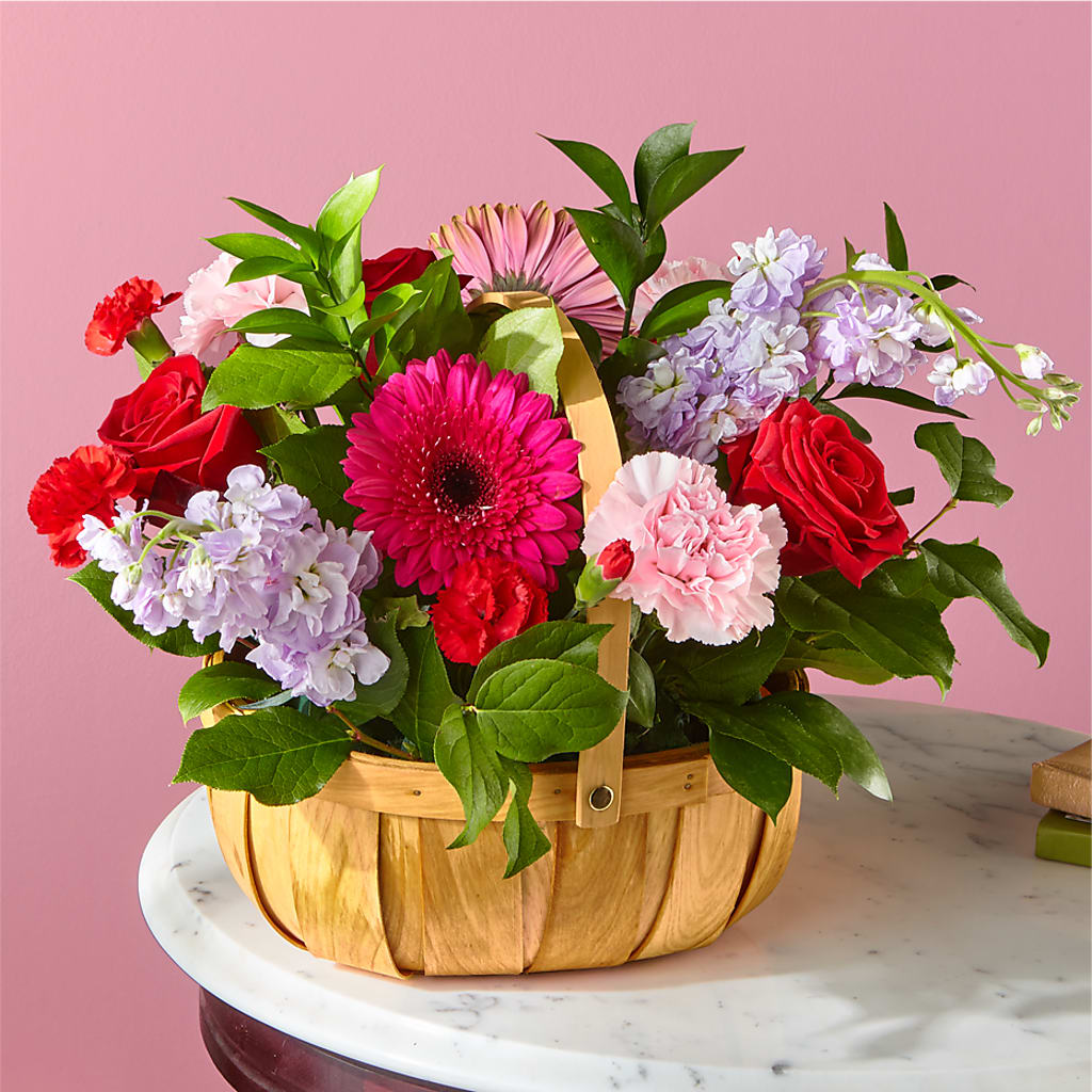 Pink Picnic Basket – BETTY'S FLOWERS AND GIFTS, Watsonville CA