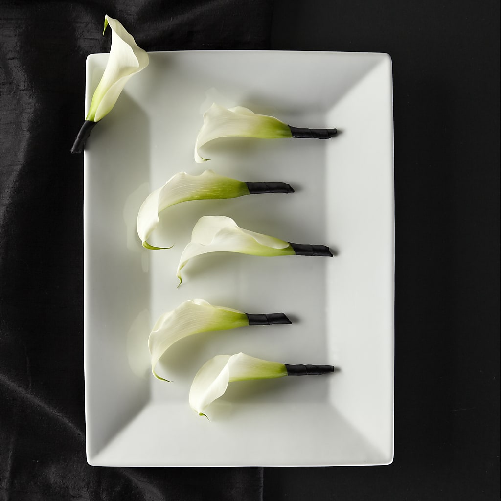 Calla Lily Promise Boutonniere – BETTY'S FLOWERS AND GIFTS, Watsonville CA