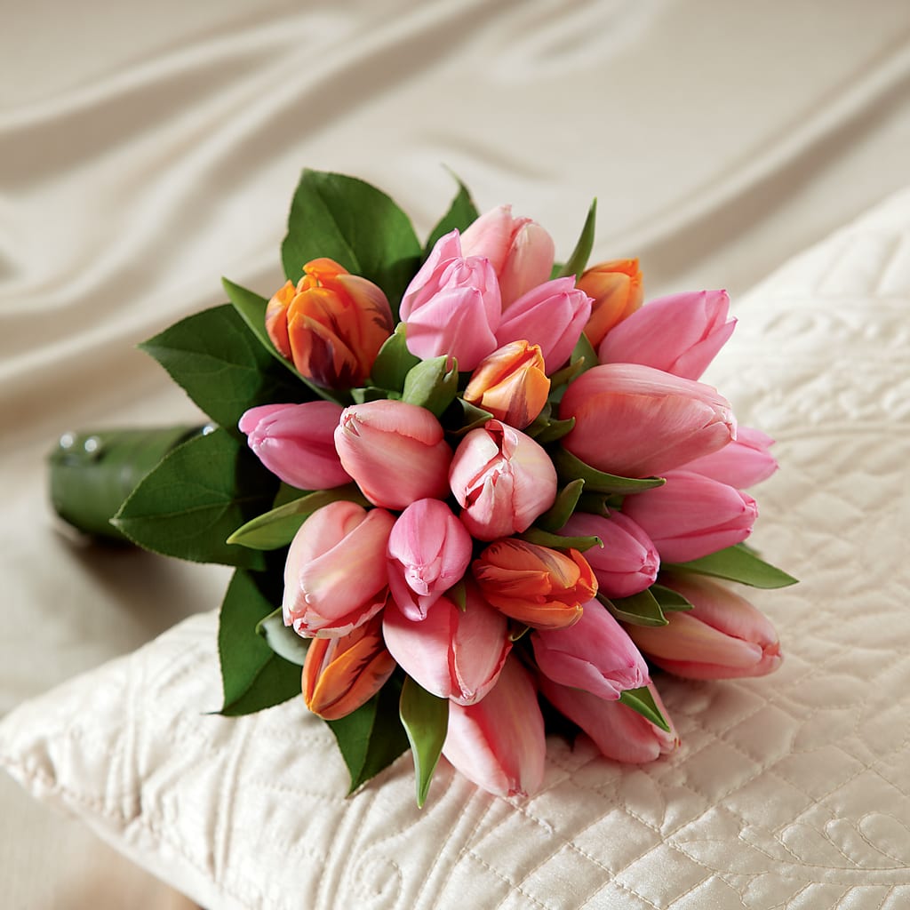 Embraceable Bouquet – BETTY'S FLOWERS AND GIFTS, Watsonville CA