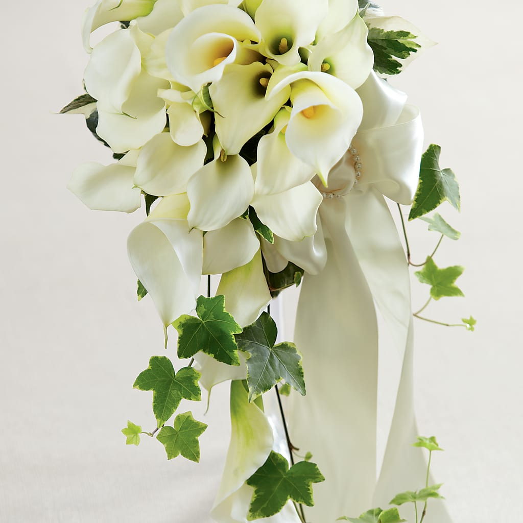White Chapel Bouquet – BETTY'S FLOWERS AND GIFTS, Watsonville CA