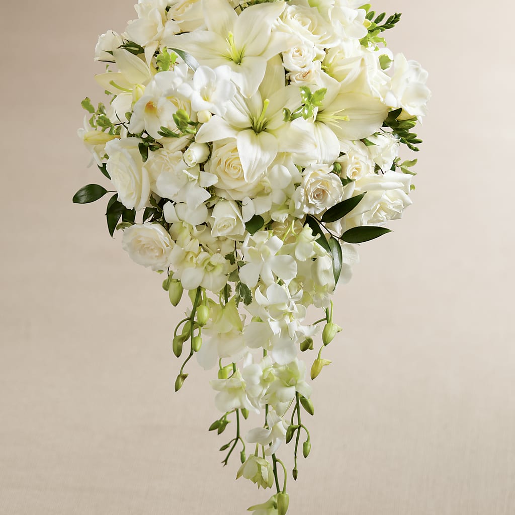 White Wonders Bouquet – BETTY'S FLOWERS AND GIFTS, Watsonville CA