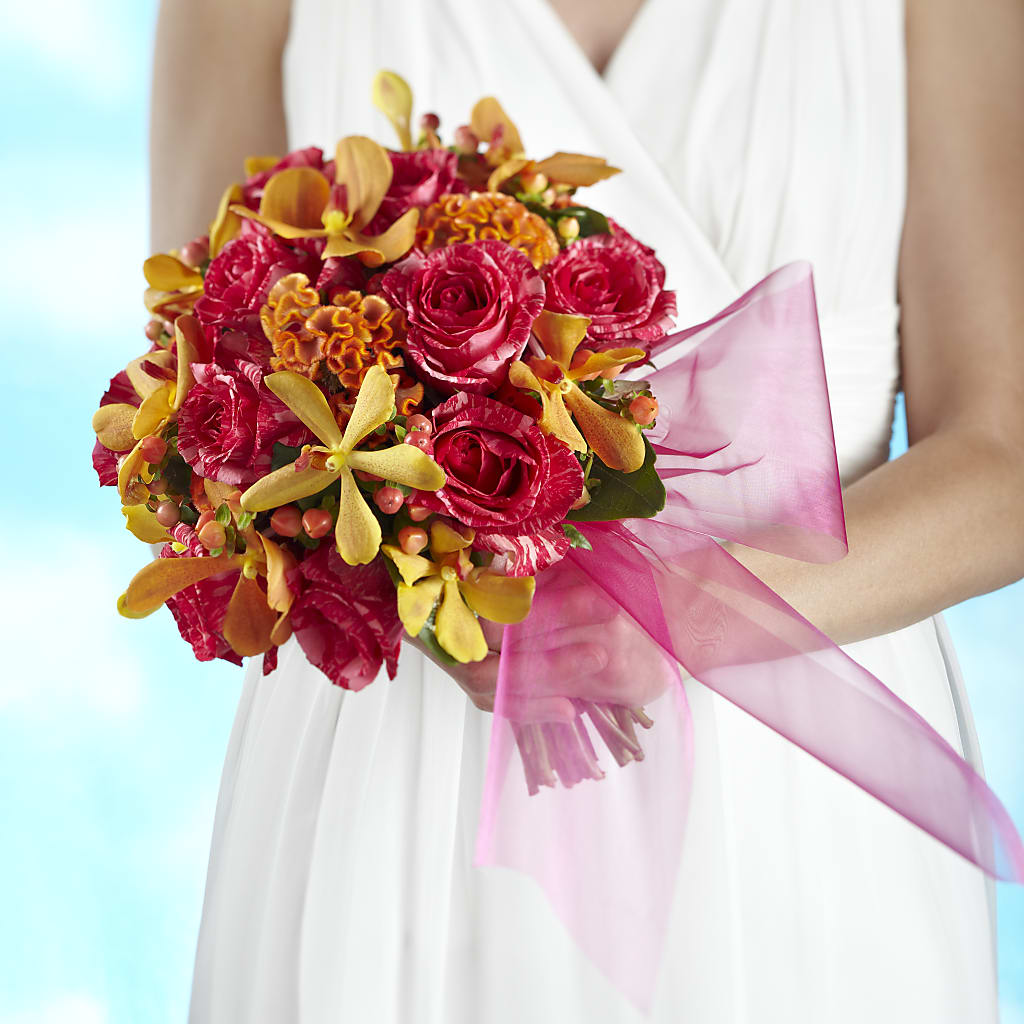 Brilliant Shades of Love Bouquet – BETTY'S FLOWERS AND GIFTS, Watsonville CA