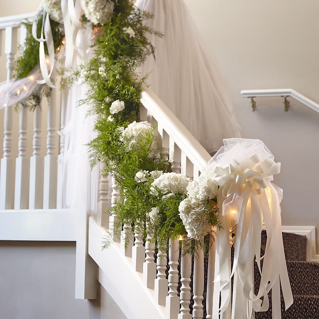 Champagne Dreams Garland – BETTY'S FLOWERS AND GIFTS, Watsonville CA