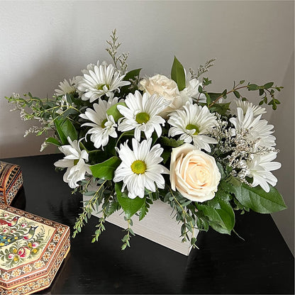 Fresh Linen Box Bouquet – BETTY'S FLOWERS AND GIFTS, Watsonville CA