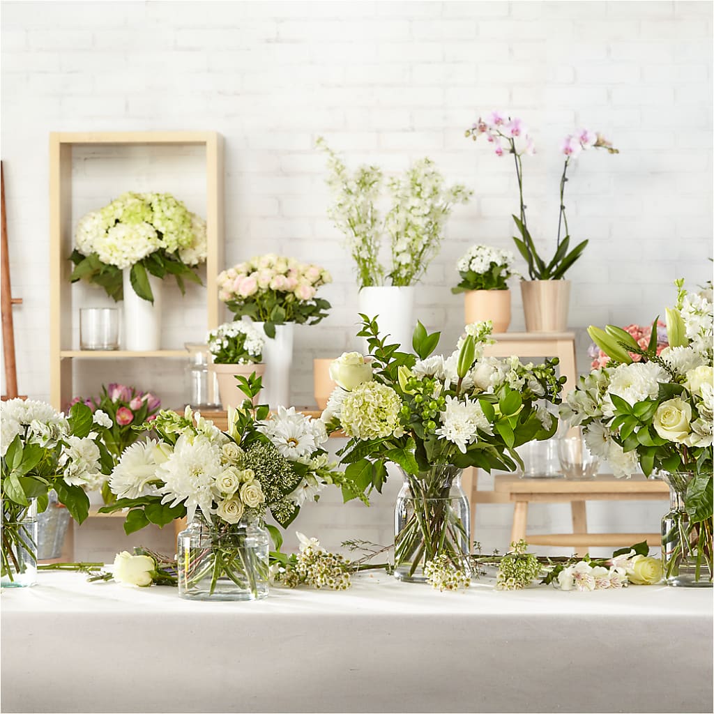 Classic Ivory – A Florist Original – BETTY'S FLOWERS AND GIFTS, Watsonville CA