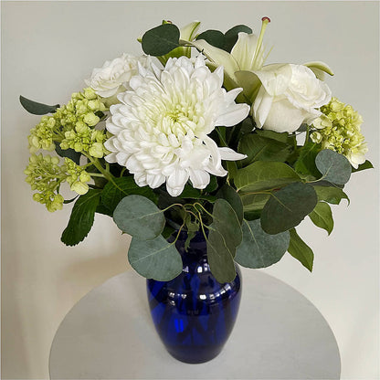 Snowy Dreams Bouquet – BETTY'S FLOWERS AND GIFTS, Watsonville CA