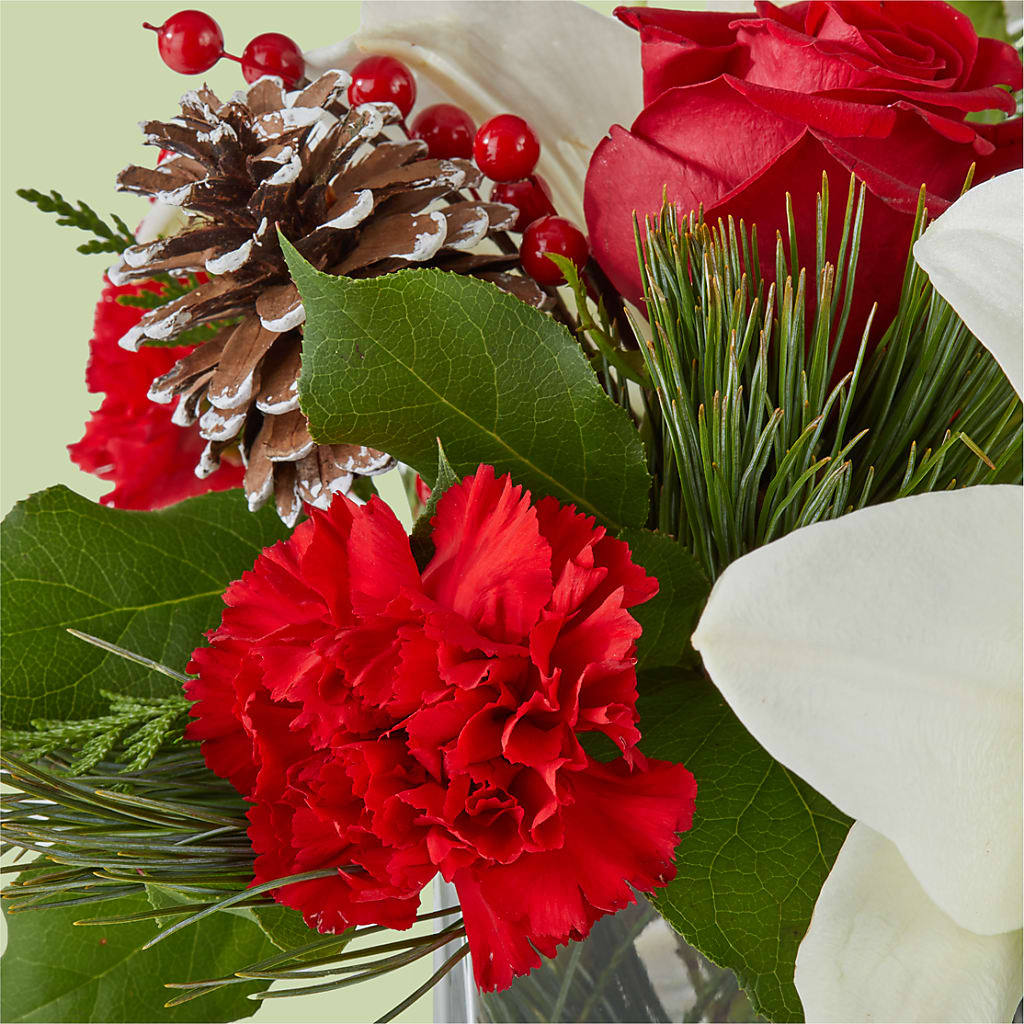 Glistening Icicles Bouquet – BETTY'S FLOWERS AND GIFTS, Watsonville CA
