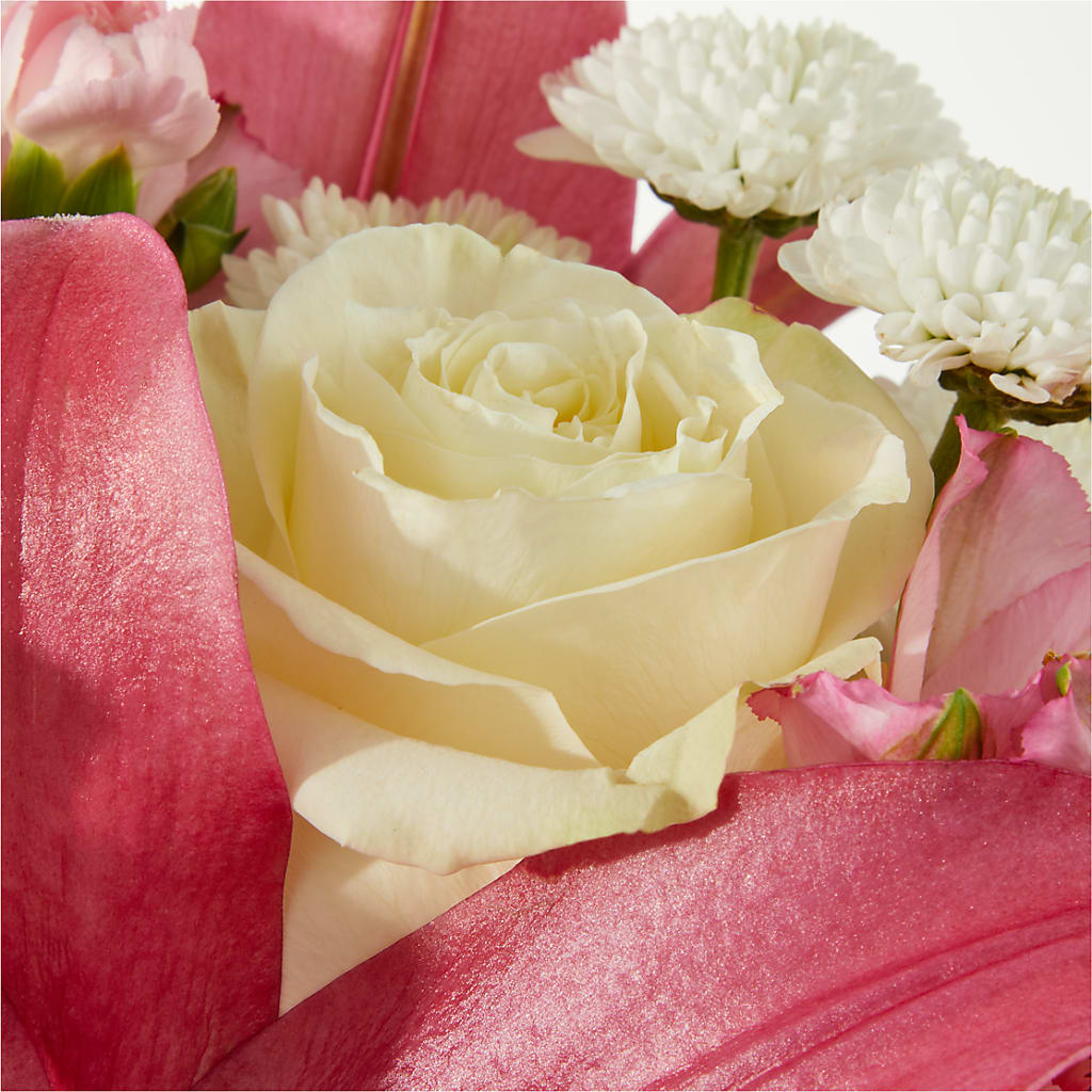 Piece of Cake Bouquet – BETTY'S FLOWERS AND GIFTS, Watsonville CA