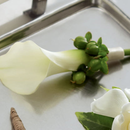 White Calla Boutonniere – BETTY'S FLOWERS AND GIFTS, Watsonville CA