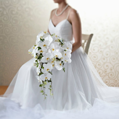 Classic White Bouquet – BETTY'S FLOWERS AND GIFTS, Watsonville CA